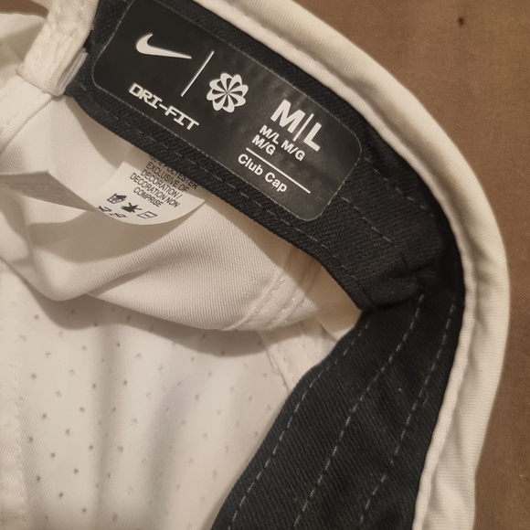 Nike Classic White Hat - Picture 2 of 2
